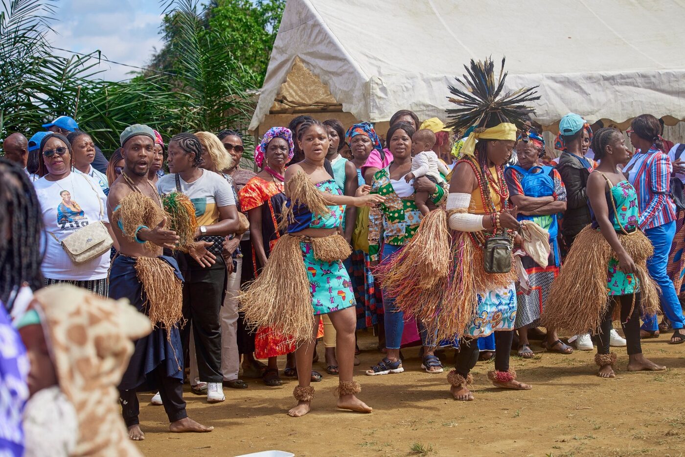 Danse traditionnelle devant les invités